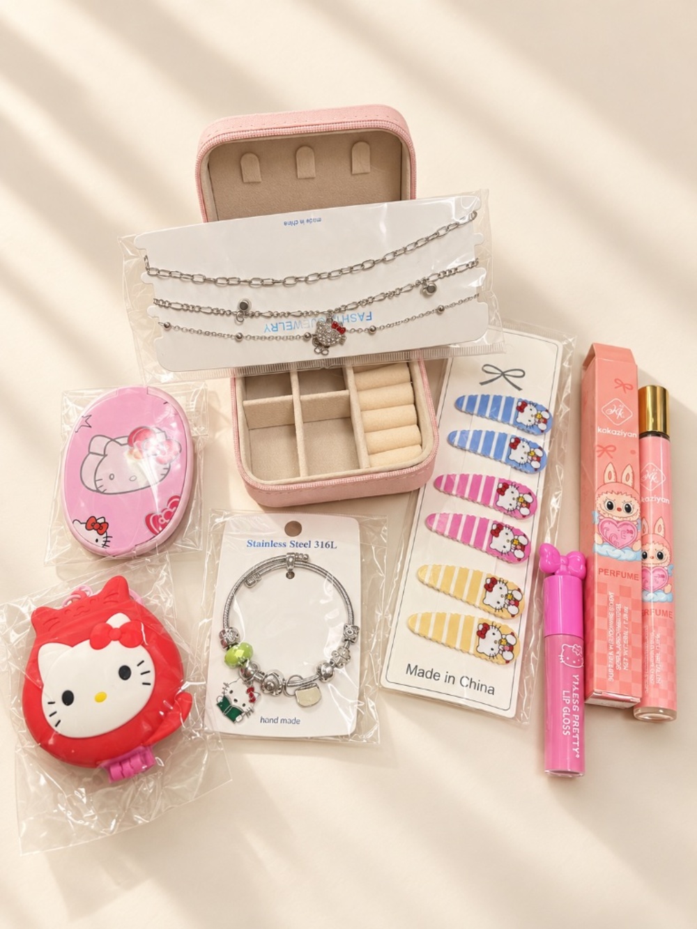 Hello Kitty-Themed Accessory Bundle | Jewelry Case, Hair Clips & Beauty